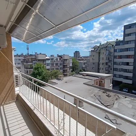 Venelin's Sunny With Parking Space דירה *